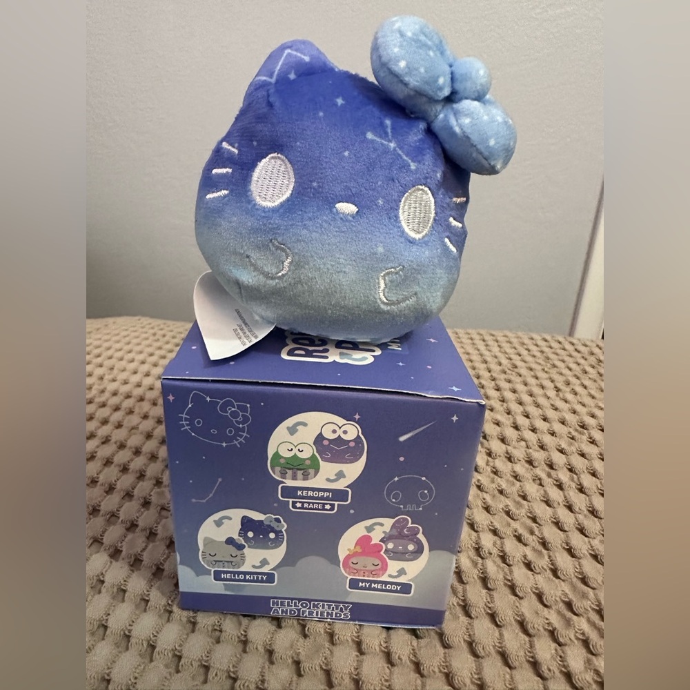 Teeturtle Reversible Plushie - Hello Kitty Celestial Sanrio